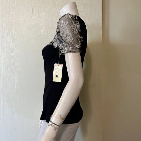 NEW Sweet Wanderer Shirt Small - Picture 2 of 4